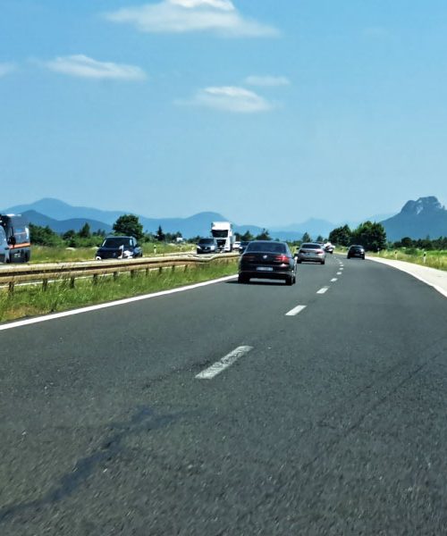 To hrvaško goro opazimo vsakič na poti proti morju, a le redki poznajo njeno ime