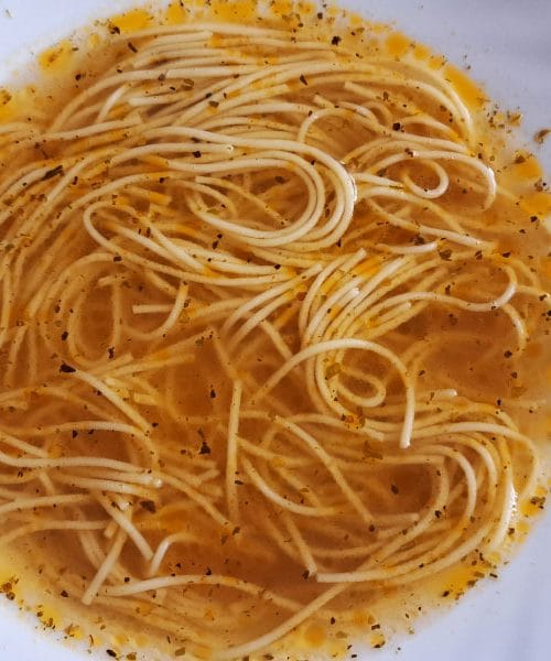 Ideja za kosilo: Juha z rezanci, preprosta jed, ki nikoli ne razočara