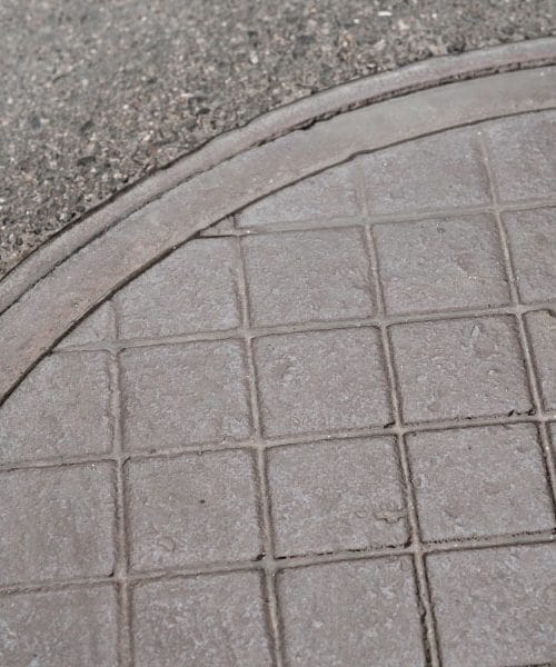 Zakaj so pokrovi jaškov skoraj vedno okrogli