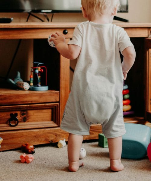 Đumbus – beseda, ki opiše razmetano sobo, glasen razred in zmedo