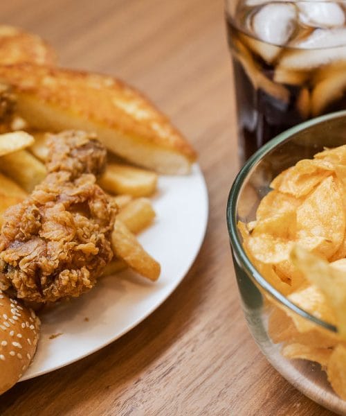 Zakaj nekateri zvečer težje zaspijo – razlog se začne že popoldne