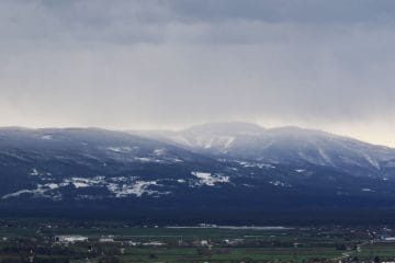Konec marca tak pogled redko vidimo: Gorjanci so se zbudili v globoki zimi
