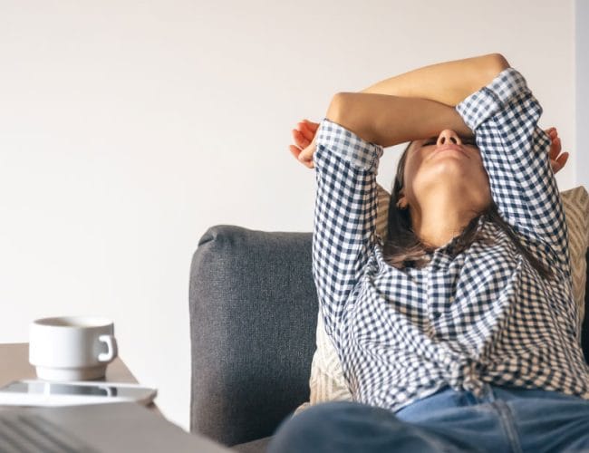 Po 50. letu veliko žensk poje premalo beljakovin – posledice se lahko pokažejo tiho