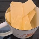 Kako najhitreje stopiti maslo za sladice