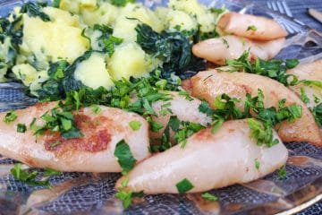 Kosilo, ki diši po morju: kuhan krompir, blitva in lignji s peteršiljem