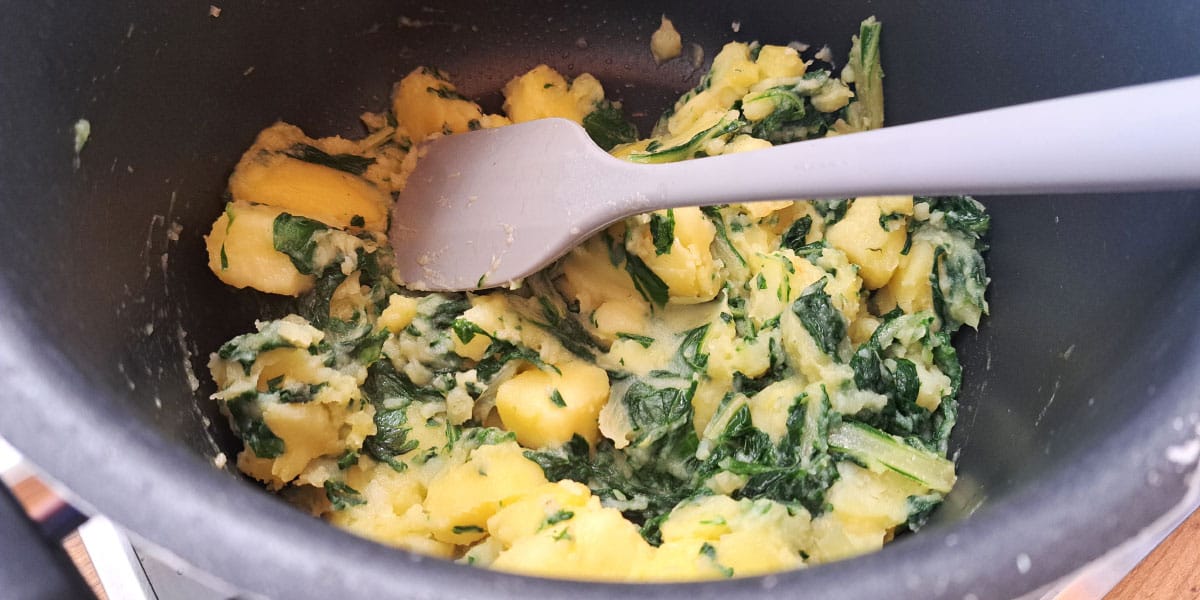 Kako narediti res dober kuhan krompir z blitvo?