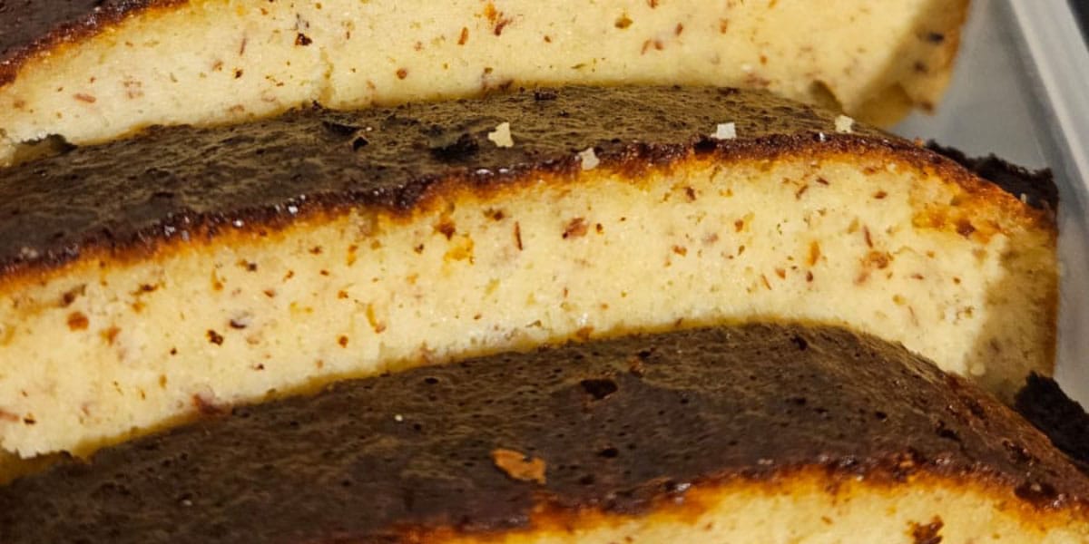 Limonin biskvit brez moke navduši z nežno sredico in izrazitim okusom citrusov