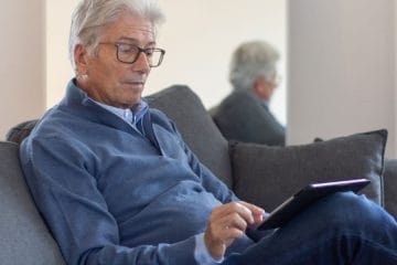 Po 70. letu telo začne pošiljati drugačne signale: teh sprememb ni dobro spregledati