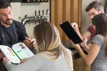 Pogledate meni v restavraciji še pred obiskom? To lahko veliko pove o vas