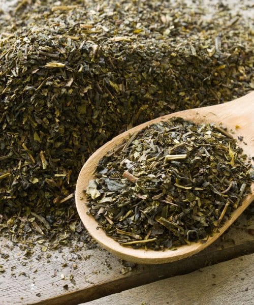 Zelišča v domači kuhinji 01 – Bazilika naredi več, kot si večina misli