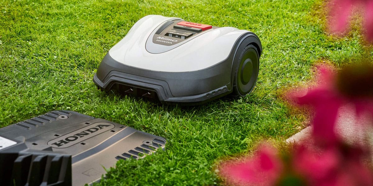 Kaj morate paziti pri nakupu robotske kosilnice?