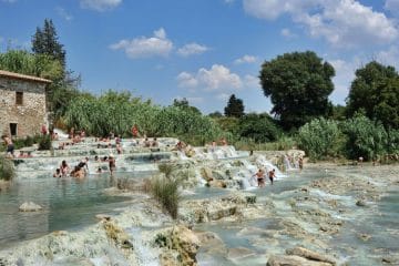 Saturnia za prvi maj: to je toskanski pobeg, ki ga mnogi odkrijejo šele prepozno