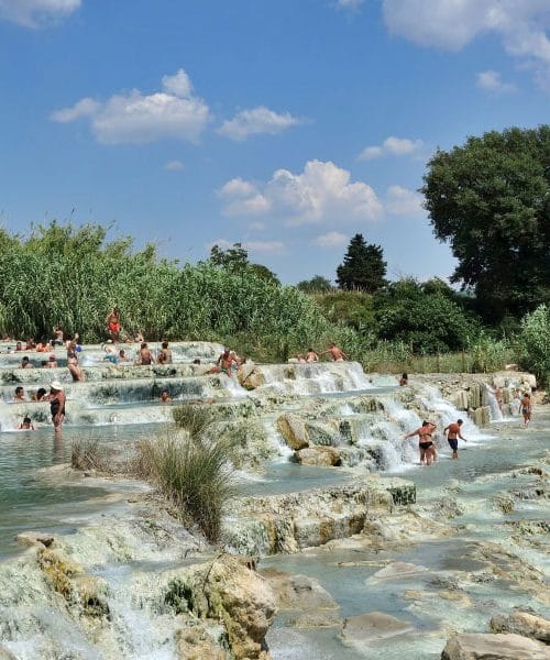 Saturnia za prvi maj: to je toskanski pobeg, ki ga mnogi odkrijejo šele prepozno