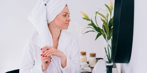 Naravna rešitev za sijočo kožo, ki jo imate že doma