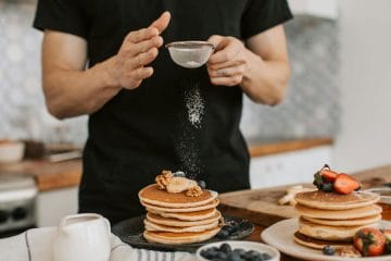 Zmanjkalo vam je sladkorja v prahu? Doma ga lahko pripravite v nekaj minutah