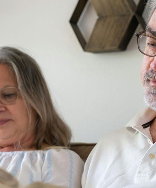 Kaj mož po 50. letu naredi, da se žena ob njem spet počuti zaželeno