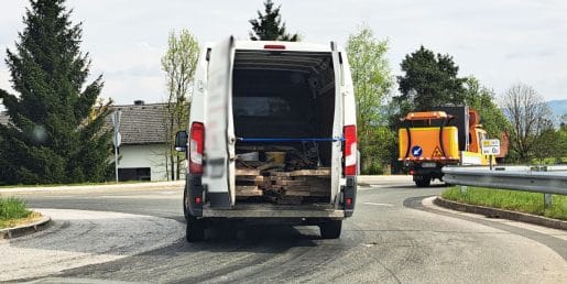 Tako se ne prevaža tovora v kombiju