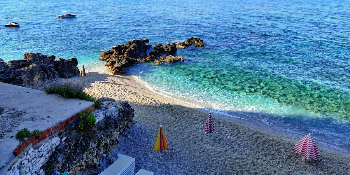 Plaža Dhermi v Albaniji