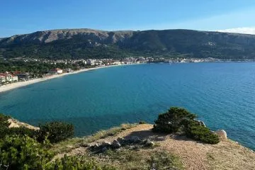 Je plaža v Baški ena najdaljših na Hrvaškem? Odgovor ni tako preprost
