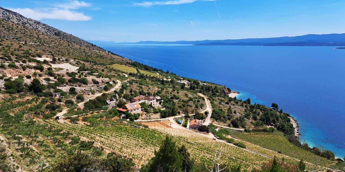 Brač ni vedno takšen, kot ga vidimo na fotografijah – resnica je bolj zanimiva