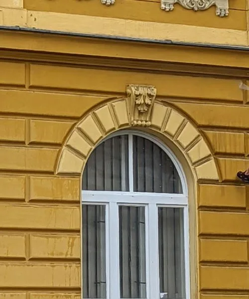 Junij je idealen za hitro pranje fasade: napake, ki pokvarijo ves trud