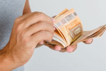 Teh 10 stvari vsak dan primemo z rokami – in skoraj nikoli jih ne dojemamo kot nevarne