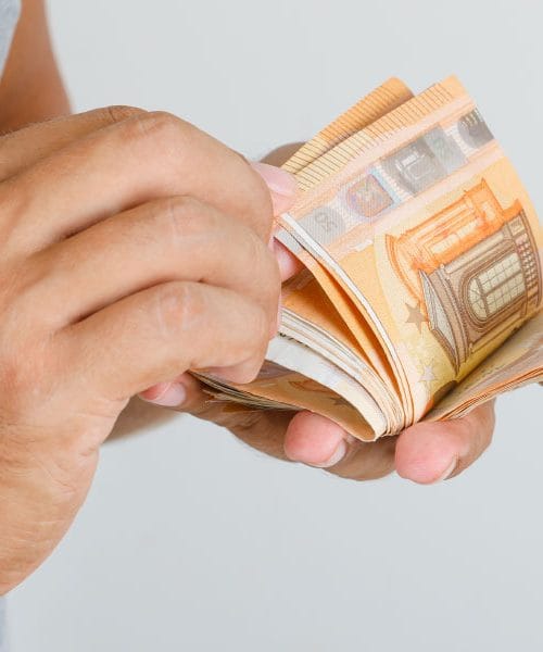 Teh 10 stvari vsak dan primemo z rokami – in skoraj nikoli jih ne dojemamo kot nevarne