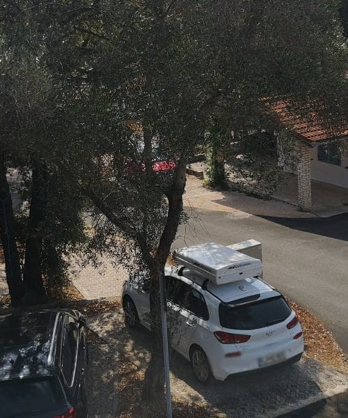 Slovenci na morju: tako se začne skoraj vsak prvi dan v apartmaju