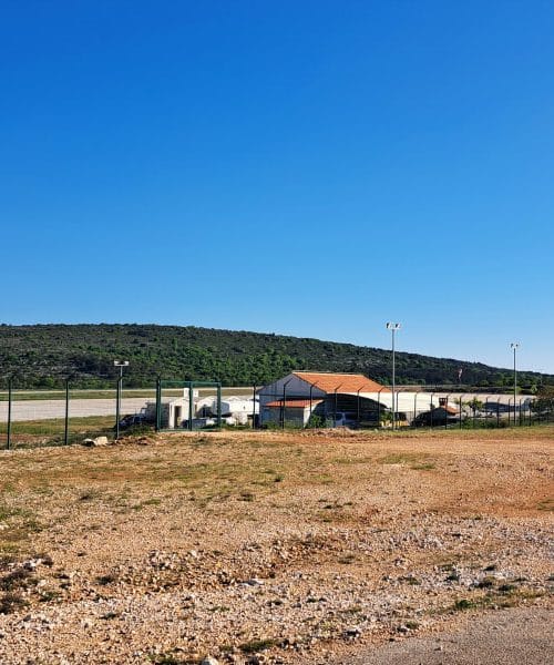Hrvaški otoki imajo več letališč, kot si mislite: od Brača in Lošinja do steze na Hvaru