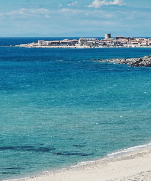 Najbolj čiste plaže na svetu boste prepoznali zgolj po eni barvi