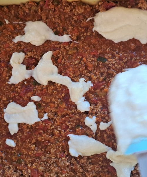 Najboljša bešamel omaka za lazanjo: plast, ki odloča o okusu cele jedi