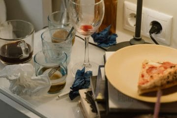 Te majhne navade doma privabljajo mrčes in glodavce, ne da bi to opazili