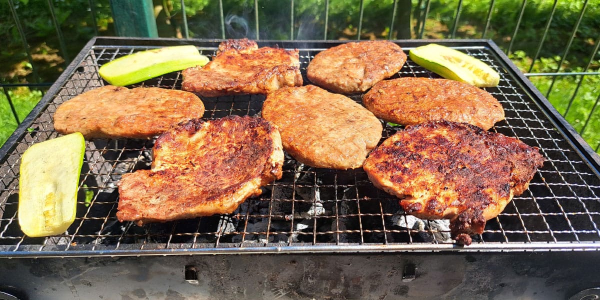 Največja napaka po peki na žaru: skoraj vsak jo naredi – redki pa vedo, kako nevarna je