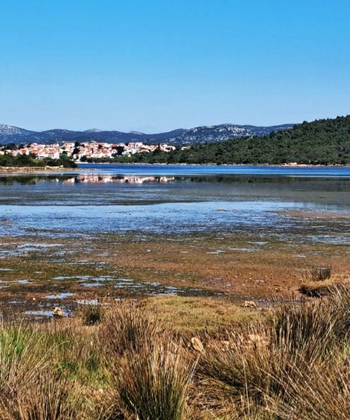 Lokacije z zdravilno mivko na Hrvaškem: 5 kotičkov, kjer se morje spremeni v terme