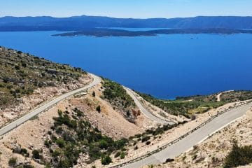 Radi kolesarite na dopustu? Potem so ti ovinki na Braču nalašč za vas