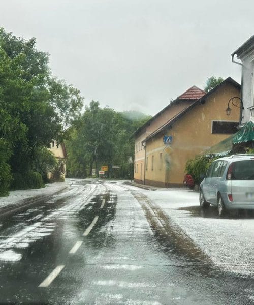 Kdaj pada toča, sodra in kdaj babje pšeno?