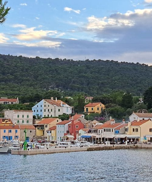 Ta hrvaški otok je bil že v Avstro-Ogrski uradno priznan kot klimatsko zdravilišče