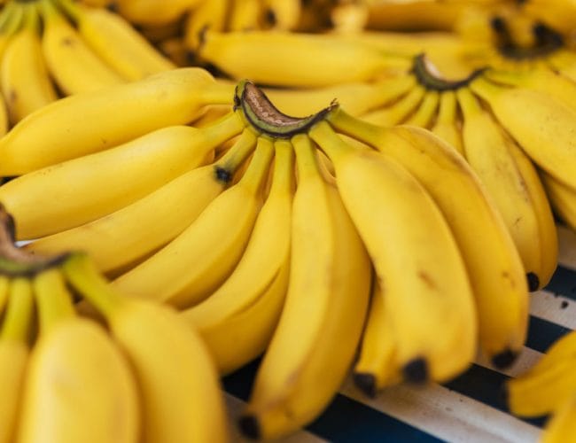 Banane bi morali oprati takoj po nakupu zaradi ostankov sredstev za zaščito pred plesnijo