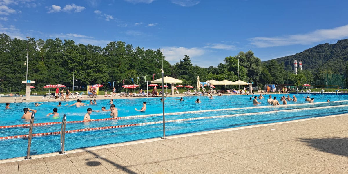 Pet bazenov v Sloveniji, kjer lahko uživate z vnuki