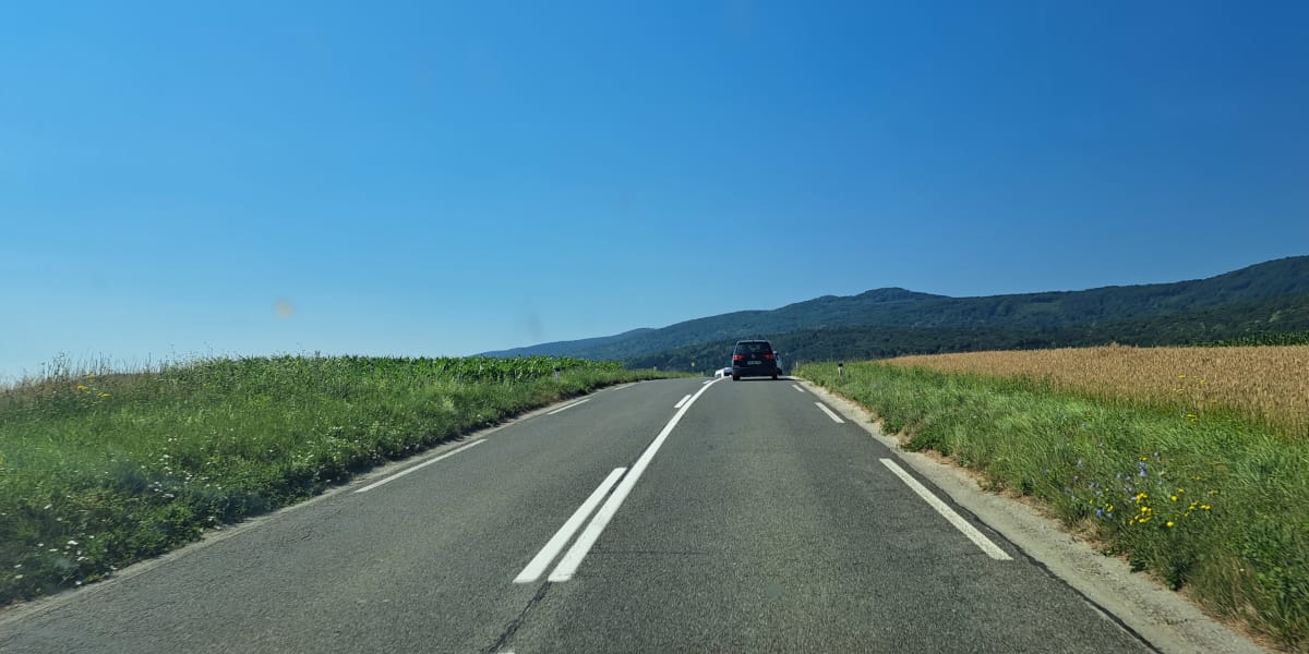 Cesta proti mejnem prehodu Vinica