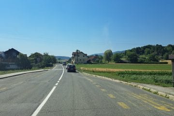 Malo Ljubljančanov pozna to pot proti Dalmaciji, ki obide Zagreb in Karlovec
