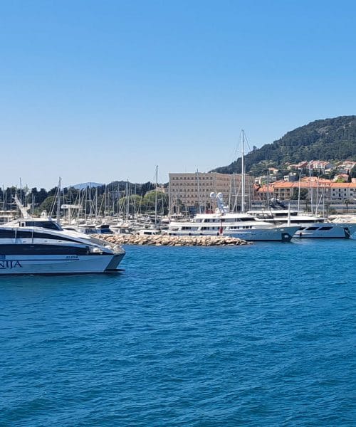 Jadrolinija poleti dodaja nove hitre linije: na otoke in v Italijo precej hitreje