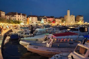 Komiža na Visu: kraj, kjer se Jadran pokaže počasneje, lepše in bolj iskreno