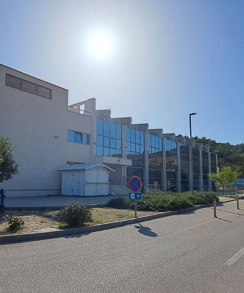 Ste vedeli, da imajo na Korčuli pravi zimski plavalni bazen?