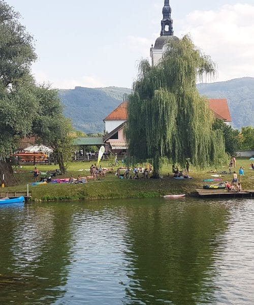 Kje v Sloveniji se boste resnično shladili v reki? Te številke povedo več kot občutek na plaži