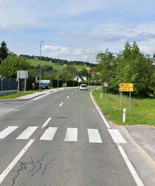 V Sloveniji imamo naselje Morje, a ne leži na Primorskem