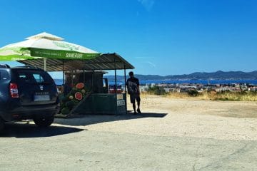 Dobra navada na morju: zakaj Slovenci radi ustavimo pri “štantih” ob cesti