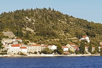 Najmanjši naseljeni otok na Jadranu: Ošljak, kraj, kjer se življenje meri drugače
