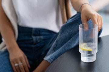 Ta jutranja navada pomaga, da vročina čez dan manj izčrpa telo