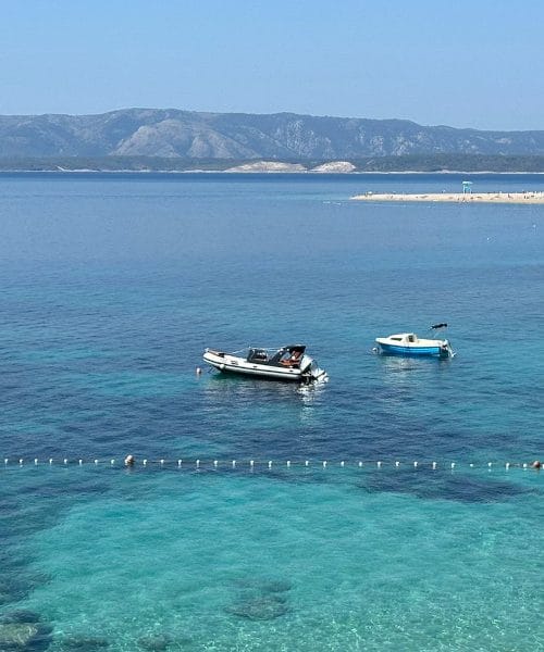 Slovenci na plažah pogosto spregledamo ta znak, posledice pa niso vedno nedolžne